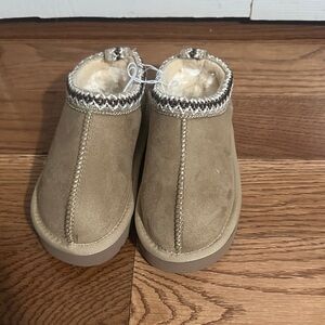 Girls Cozy Tan Suede Slippers